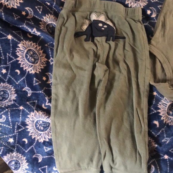 Set - Picture 2 of 2